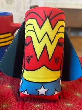 DC Comics Wonder Woman Caped Character Can Cooler